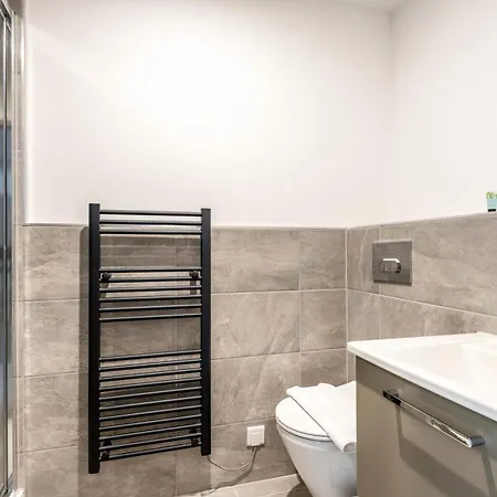 Stayzeni, Ouse Court Modern 2 Bed Flat